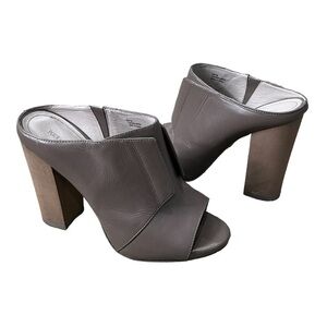 Pour La Victoire Taupe Eva Peep Toe Block Heel Mules Size 7 Women's